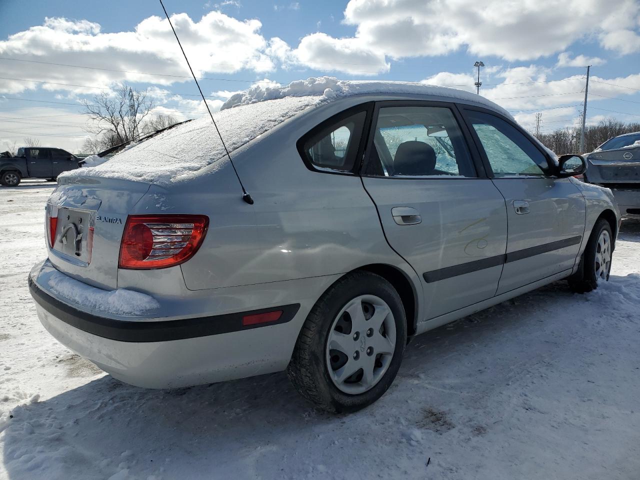 2006 Hyundai Elantra - Image 3