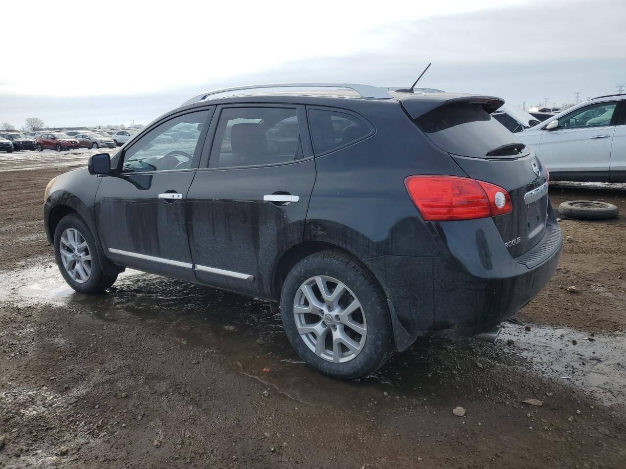 2013 Nissan Rogue - Image 2
