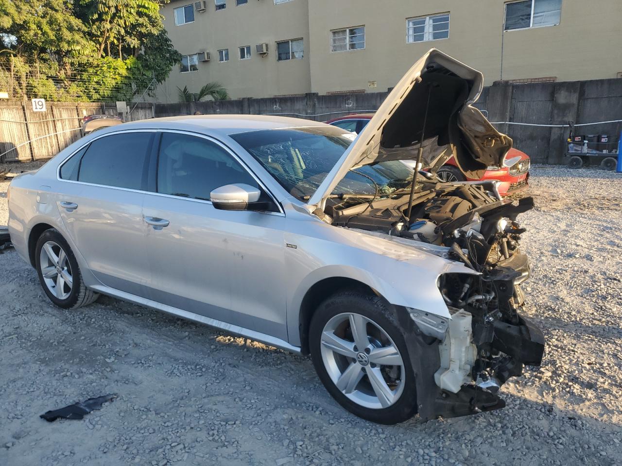 2015 Volkswagen Passat - Image 4