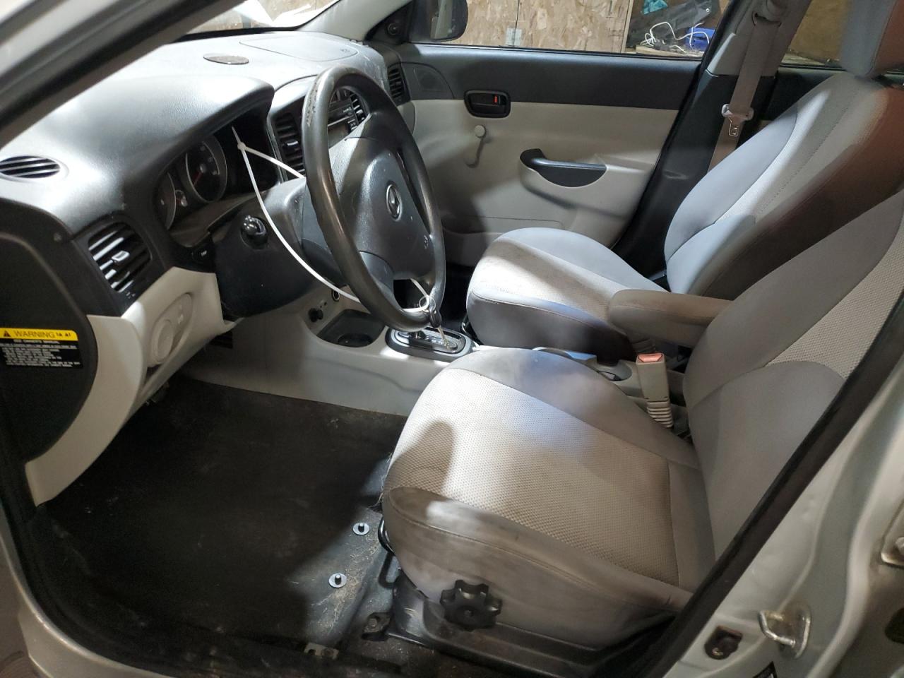 2011 Hyundai Accent - Image 7