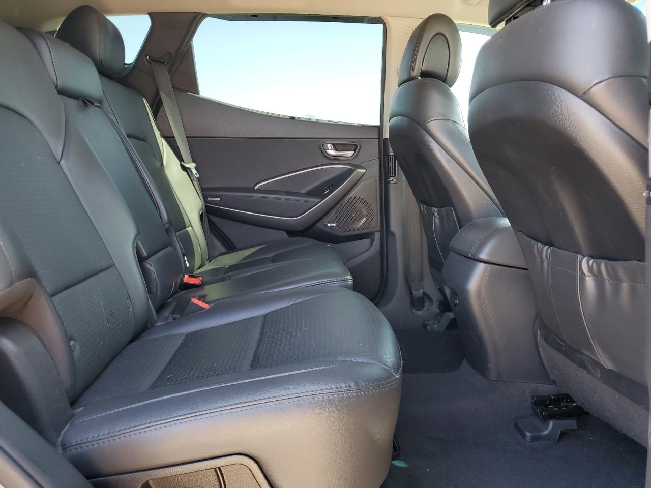 2014 Hyundai Santa Fe - Image 11