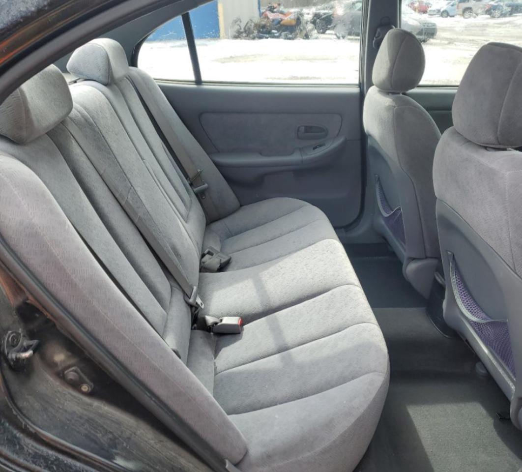 2005 Hyundai Elantra - Image 10