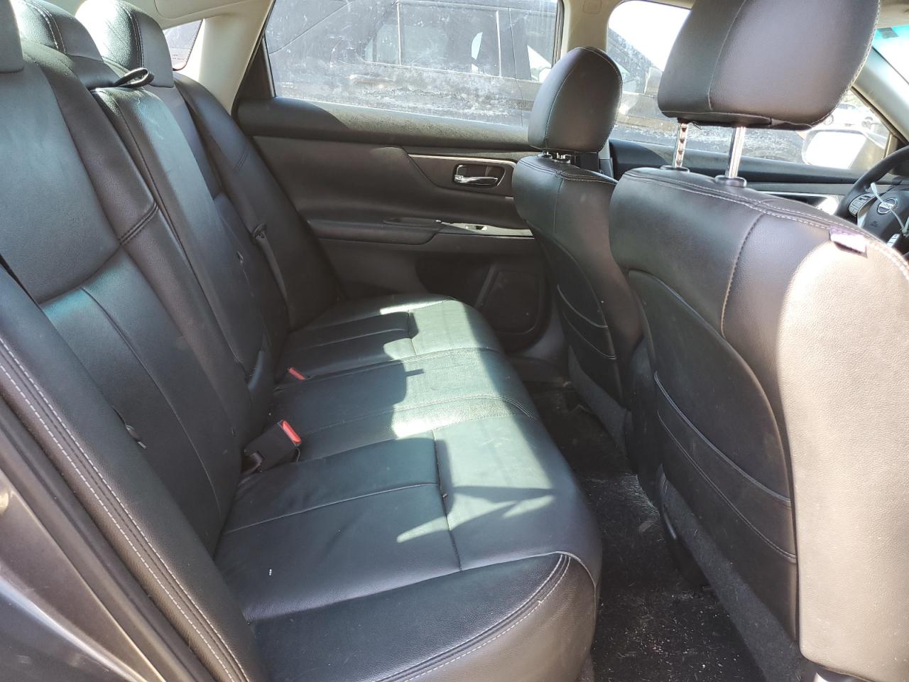 2015 Nissan Altima - Image 10