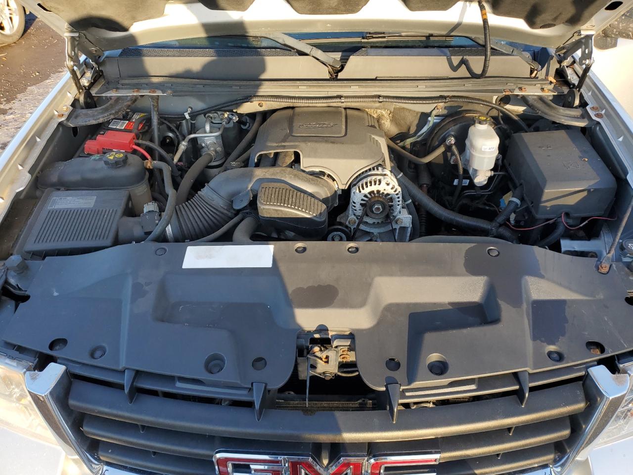 2011 GMC Sierra - Image 11