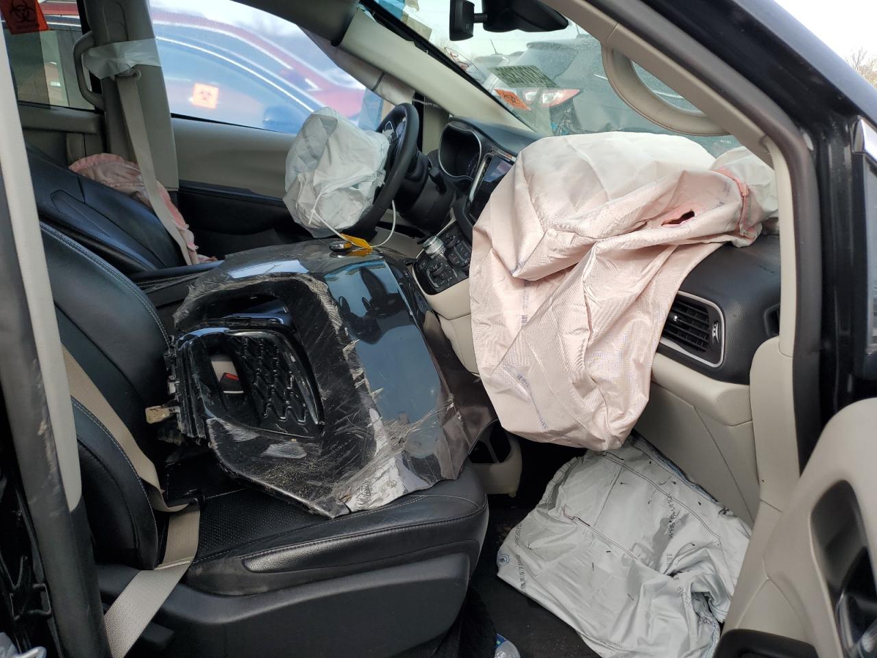 2022 Chrysler Pacifica - Image 7