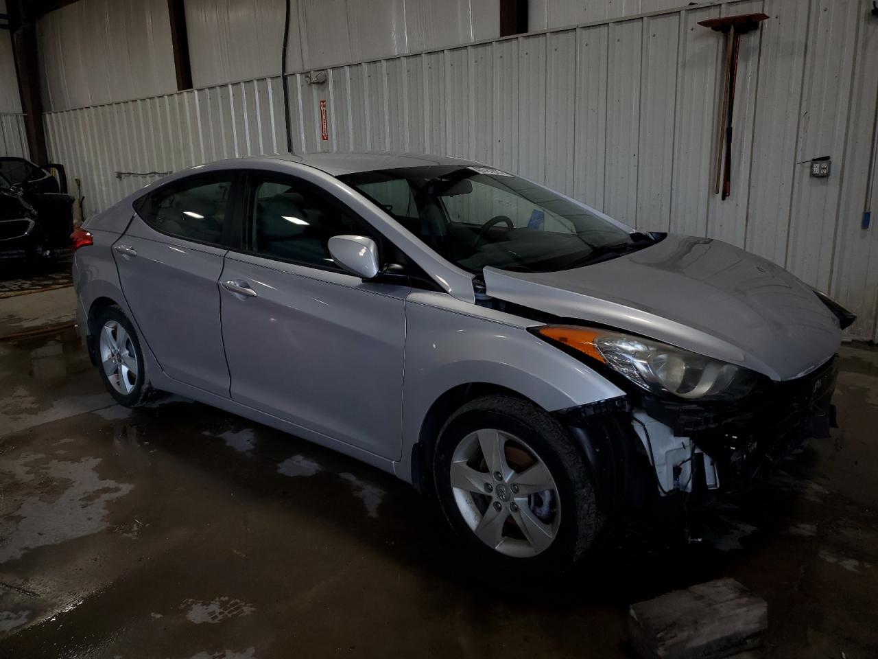 2013 Hyundai Elantra - Image 4