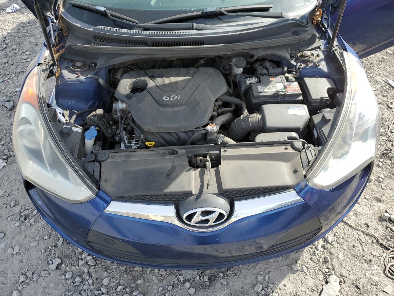 2016 Hyundai Veloster - Image 11