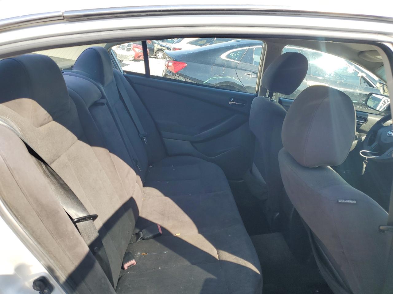 2011 Nissan Altima - Image 10