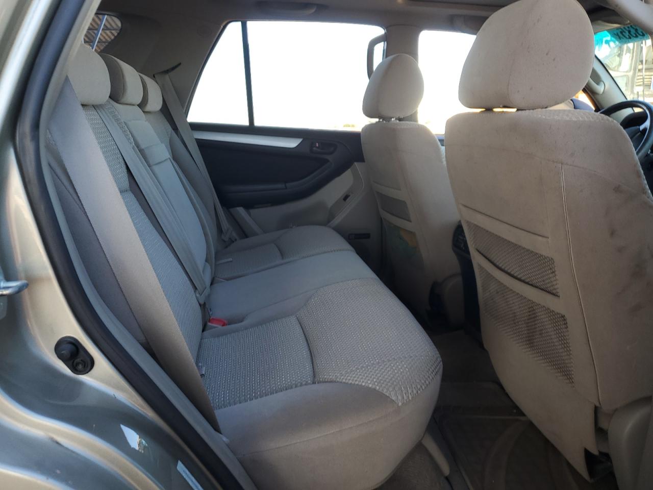 2005 Toyota 4Runner - Image 11
