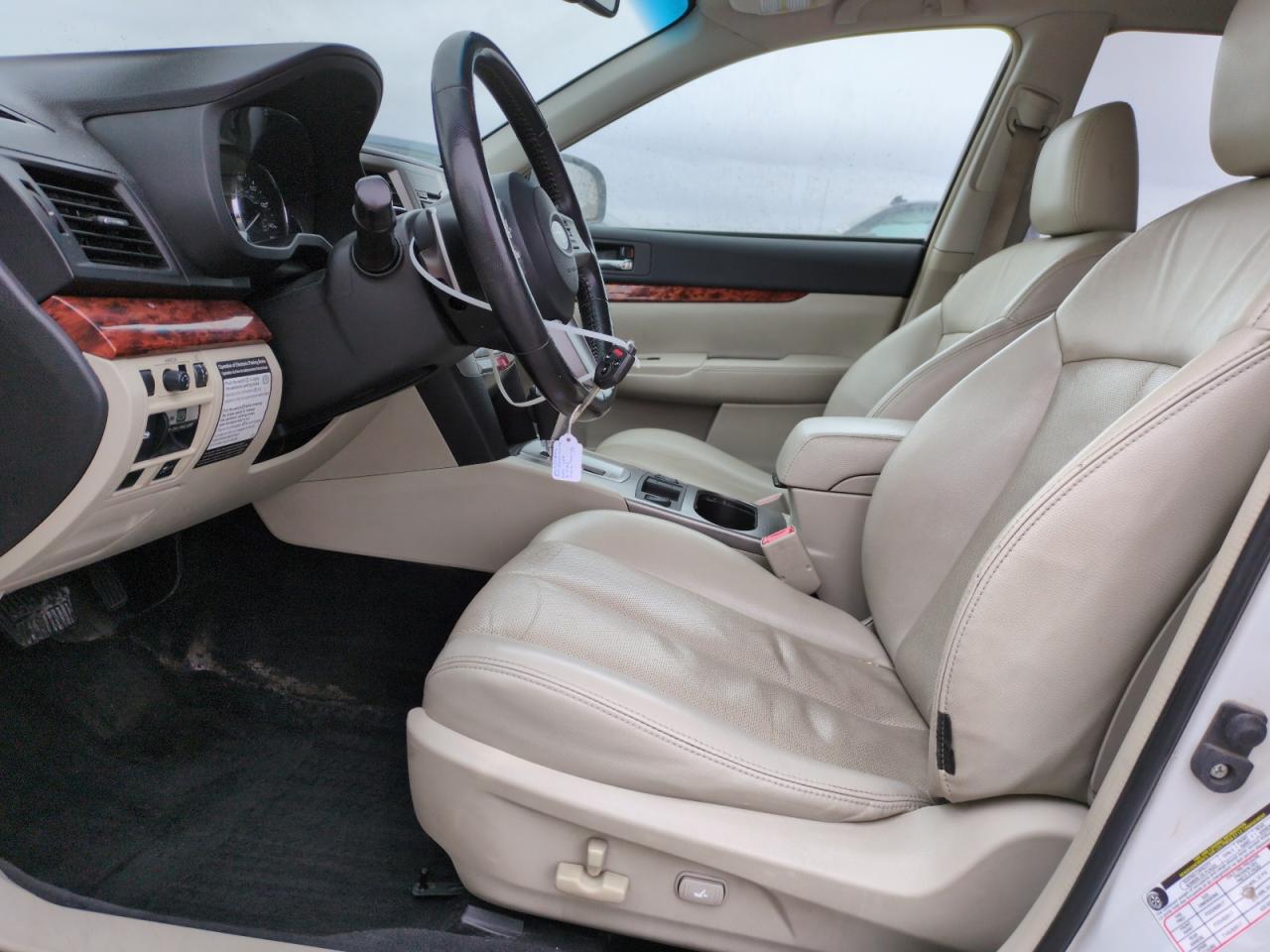 2010 Subaru Outback - Image 7