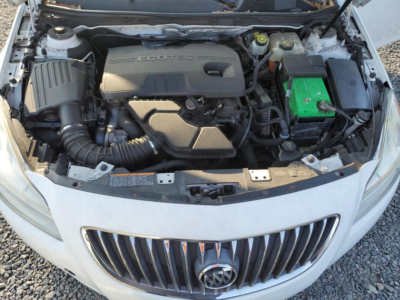2011 Buick Regal - Image 11