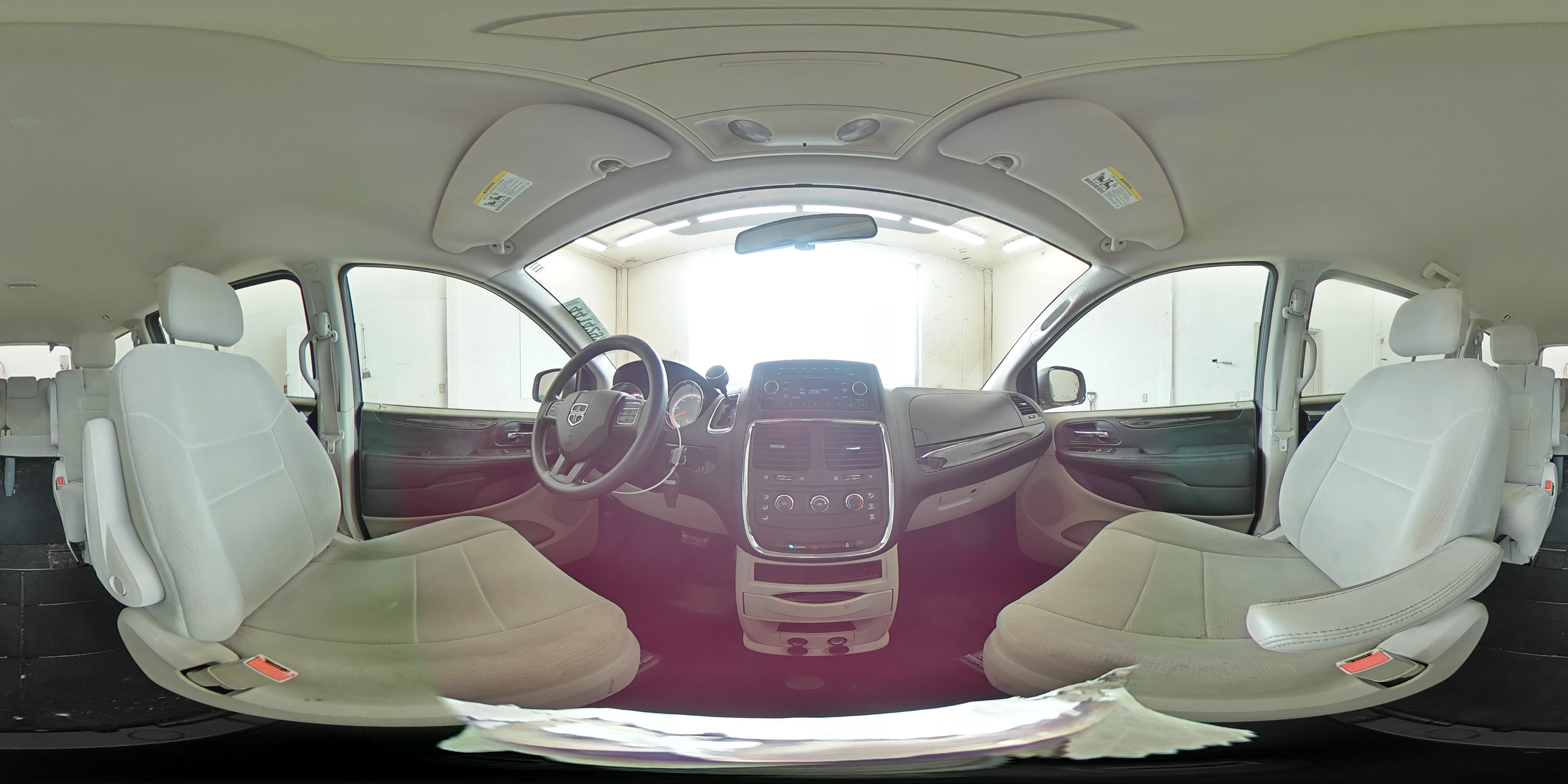 2012 Dodge Caravan - Image 16