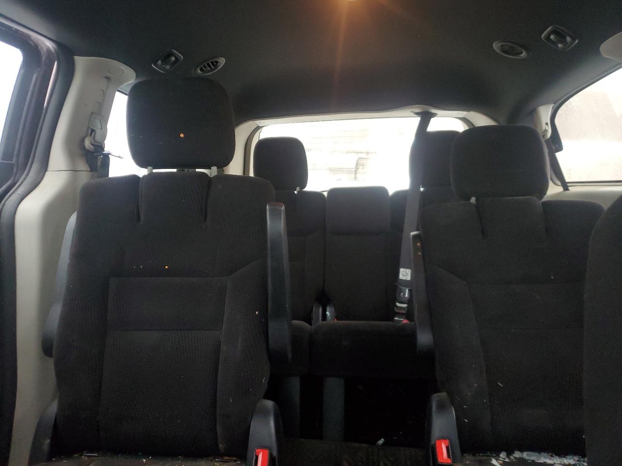 2014 Dodge Caravan - Image 10