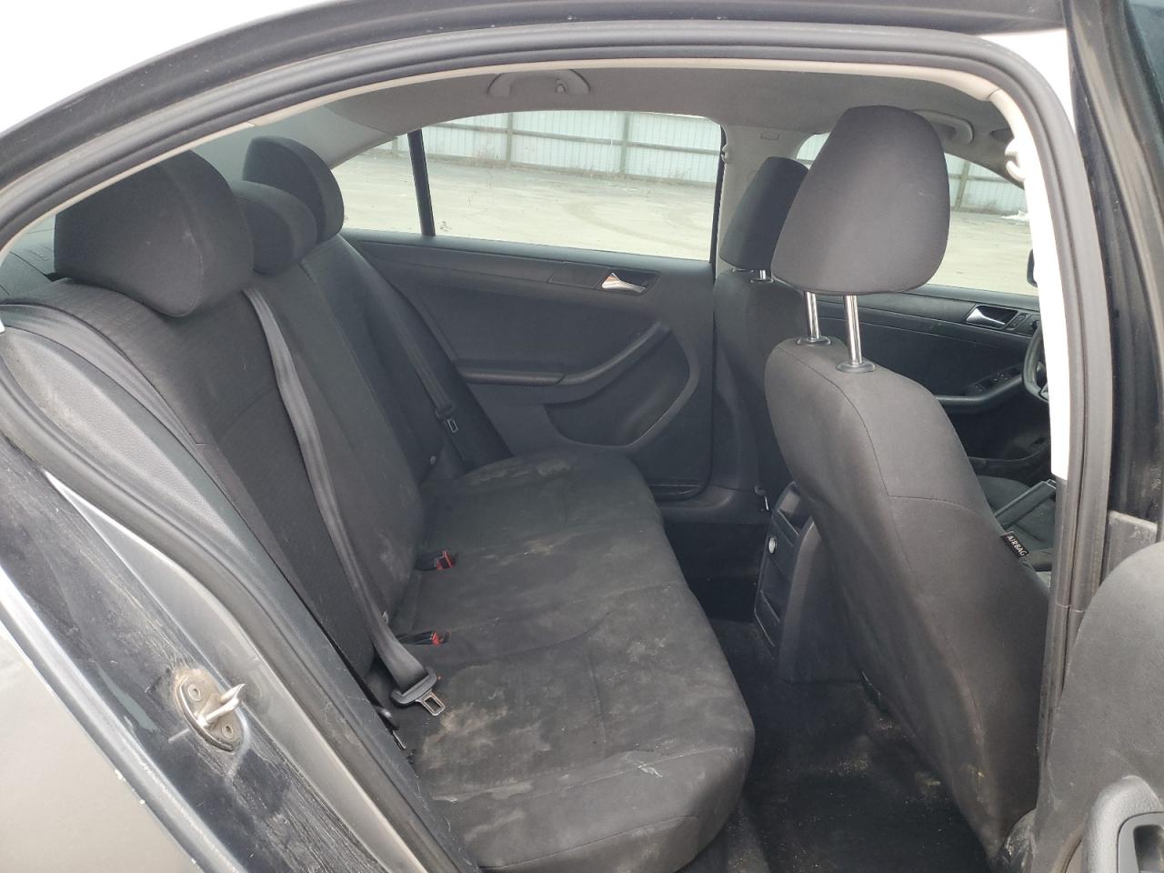 2015 Volkswagen Jetta - Image 10