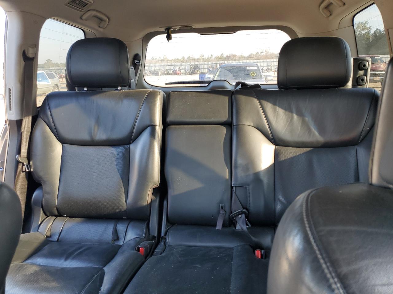 2015 Lexus LX - Image 10