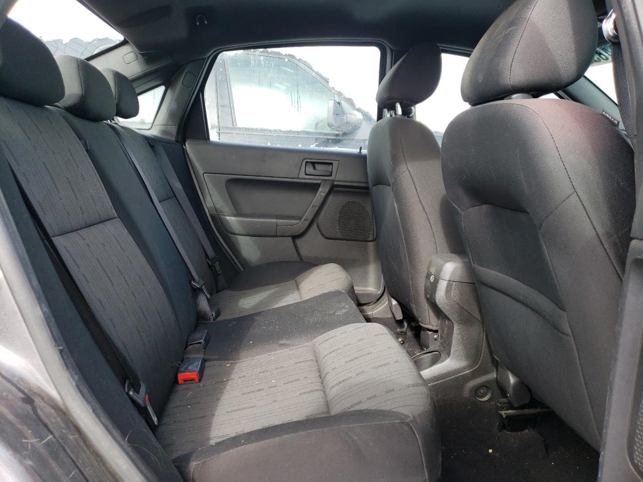 2010 Ford Focus - Image 10