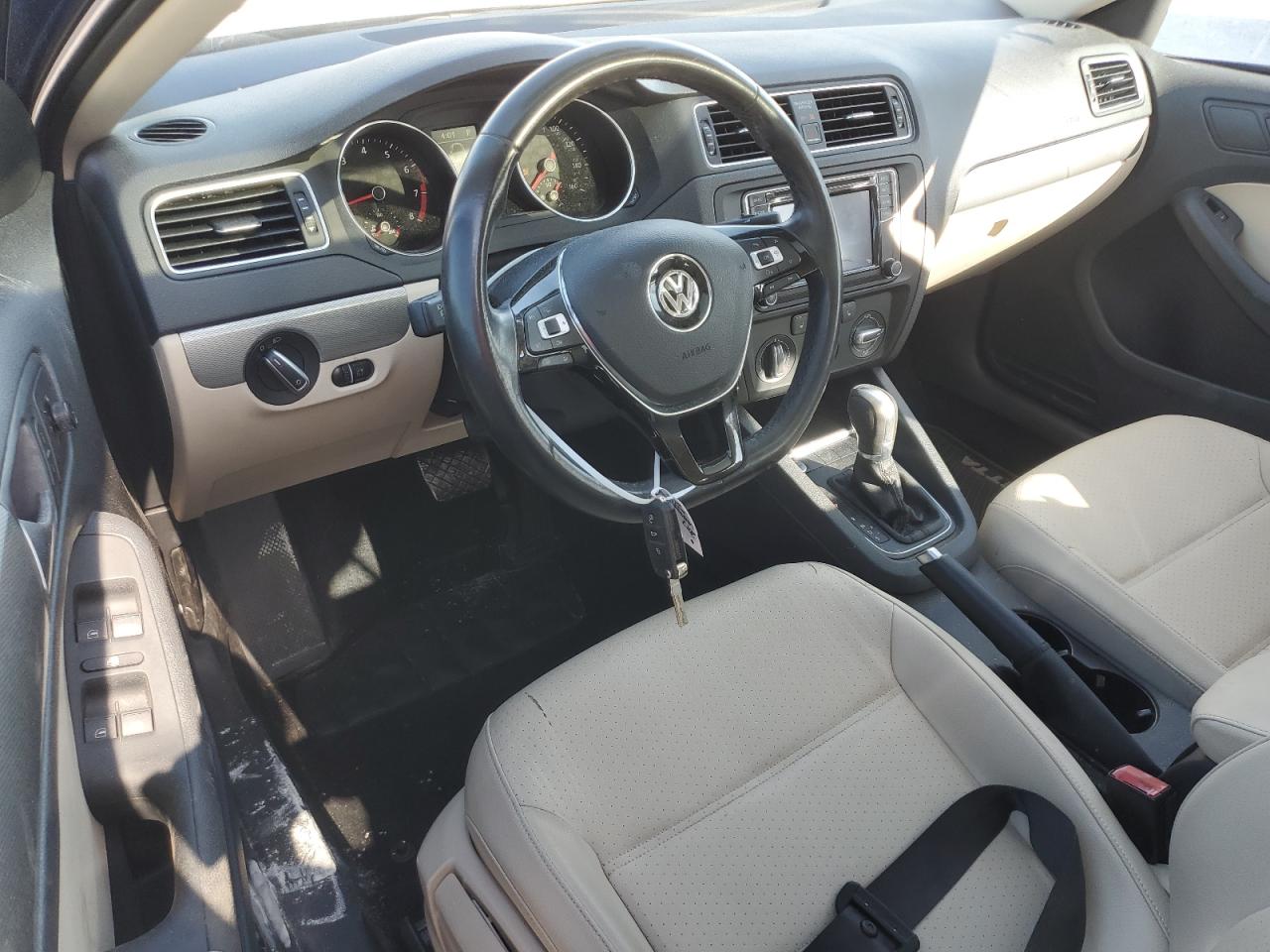 2017 Volkswagen Jetta - Image 8