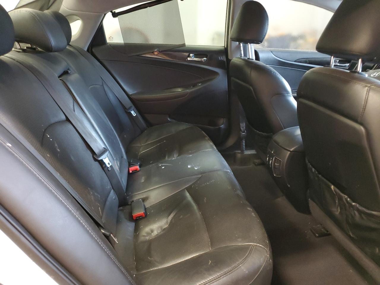 2014 Hyundai Sonata - Image 10