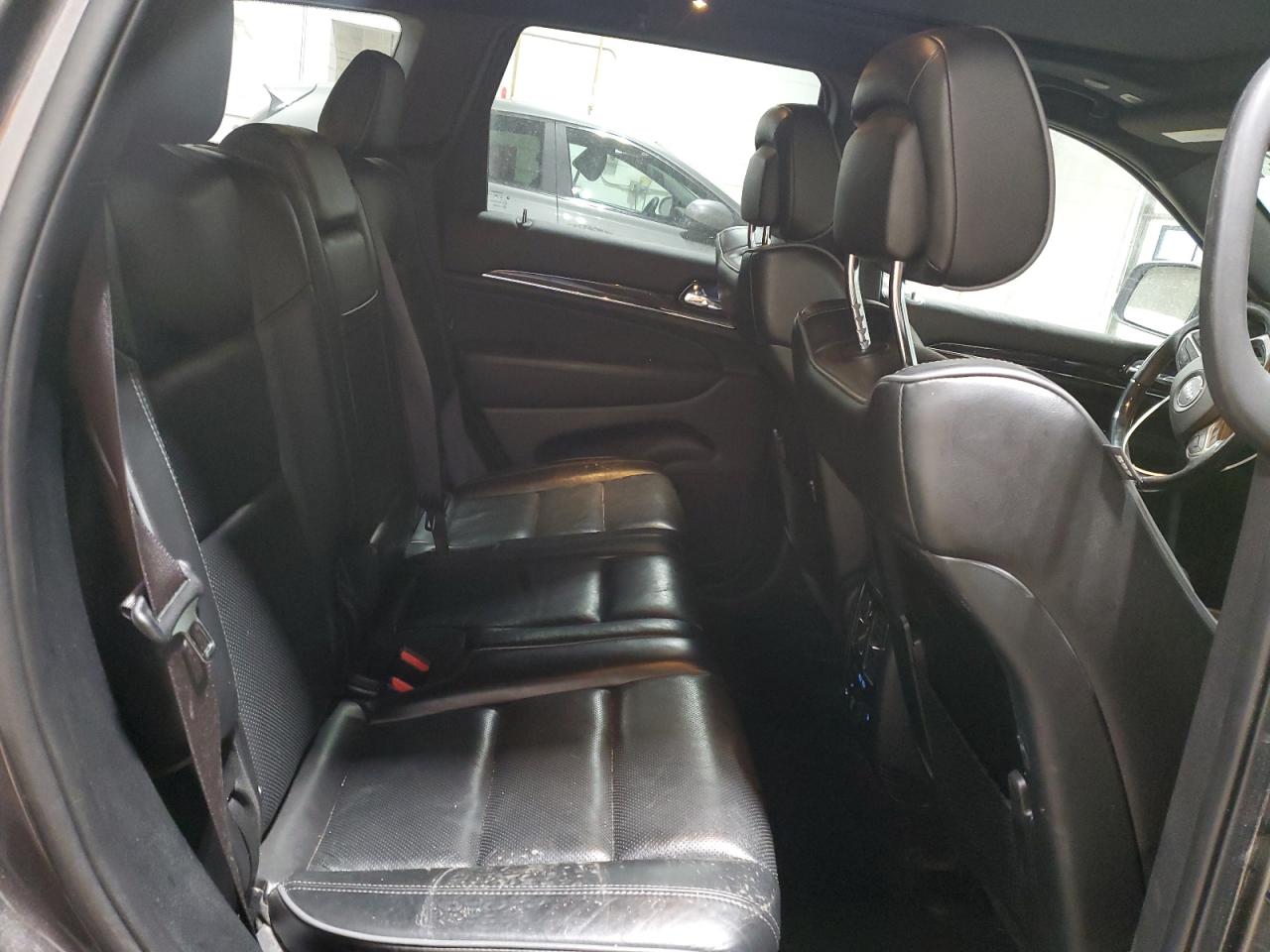 2019 Jeep Grand Cherokee - Image 11