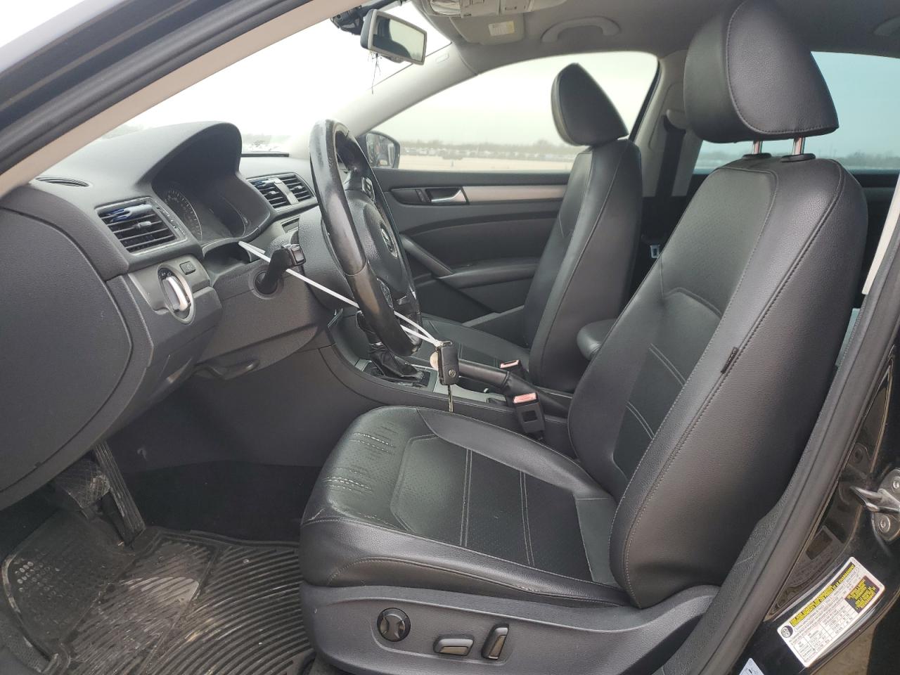 2014 Volkswagen Passat - Image 7
