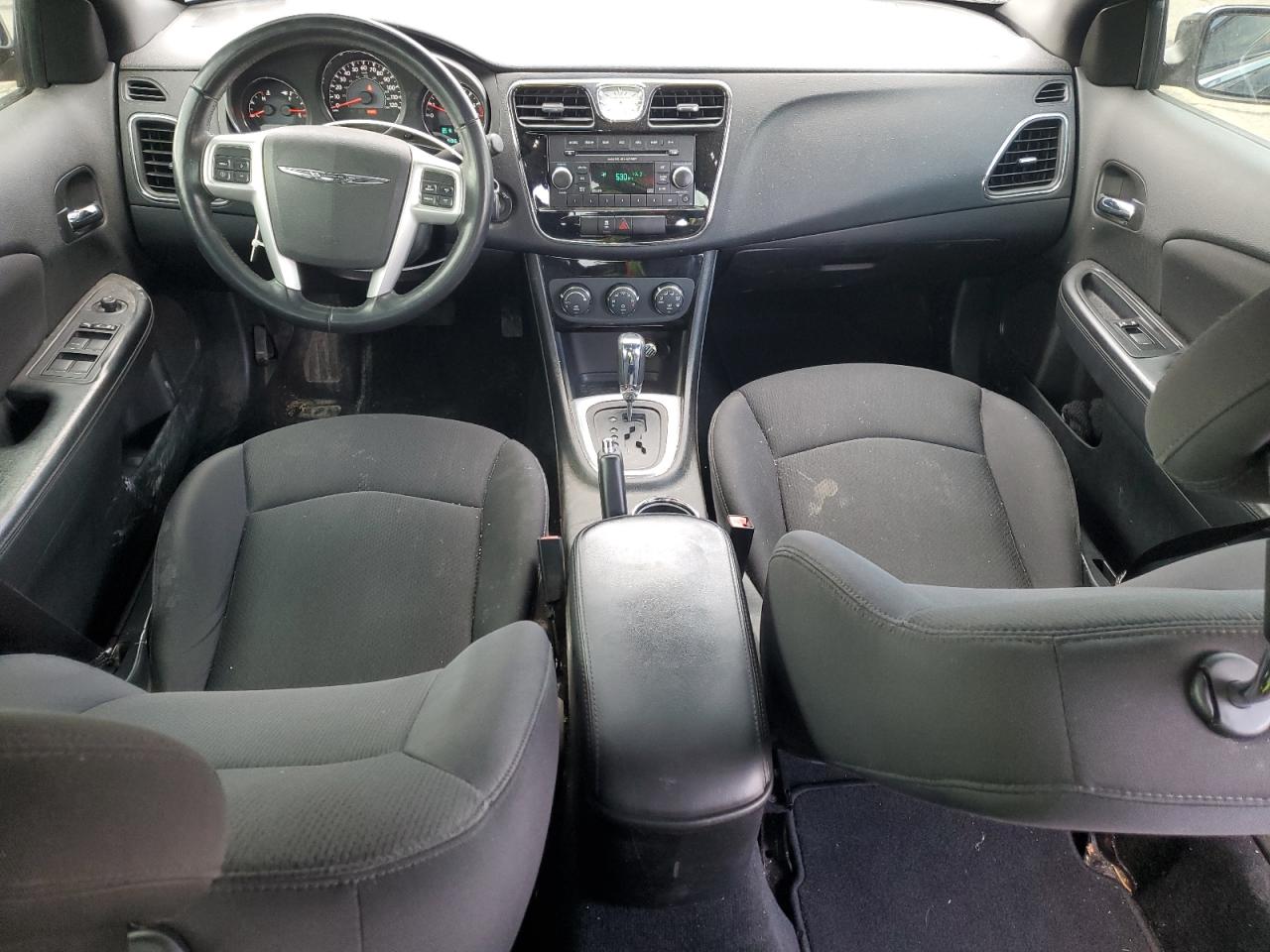 2013 Chrysler 200 - Image 8