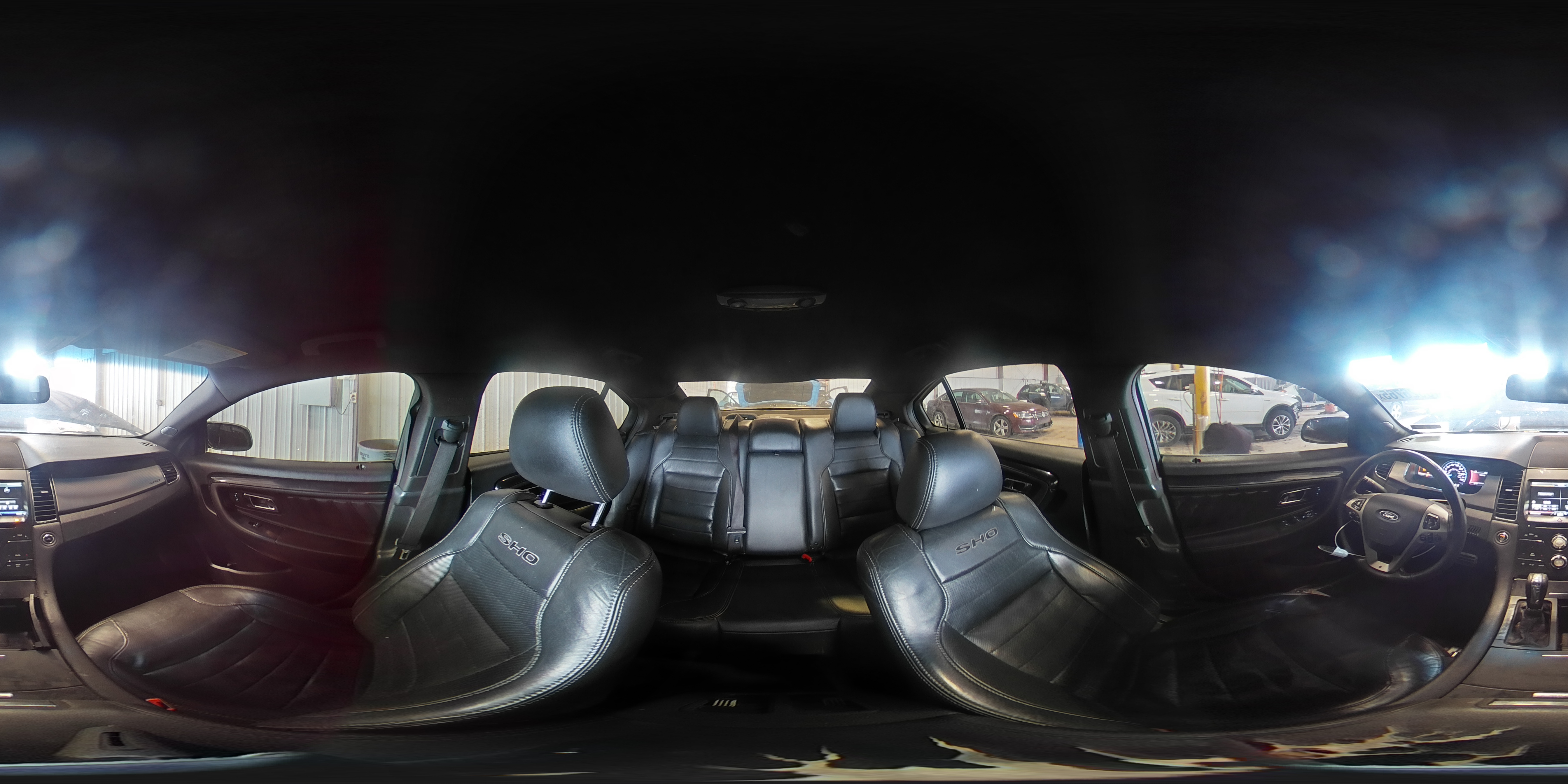 2015 Ford Taurus - Image 14
