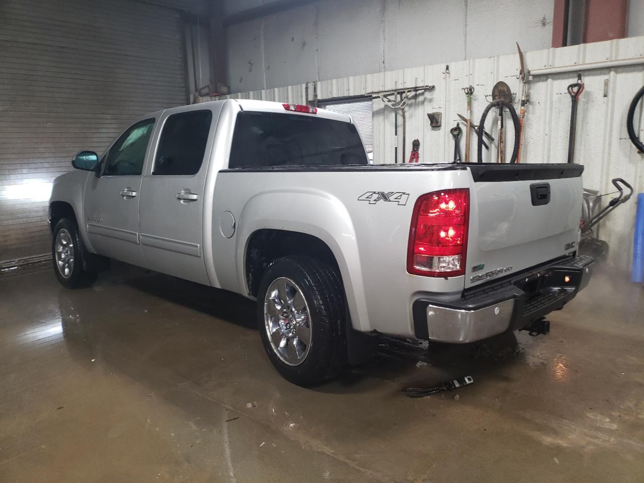 2011 GMC Sierra - Image 2