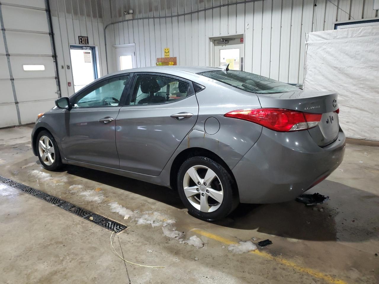 2013 Hyundai Elantra - Image 2