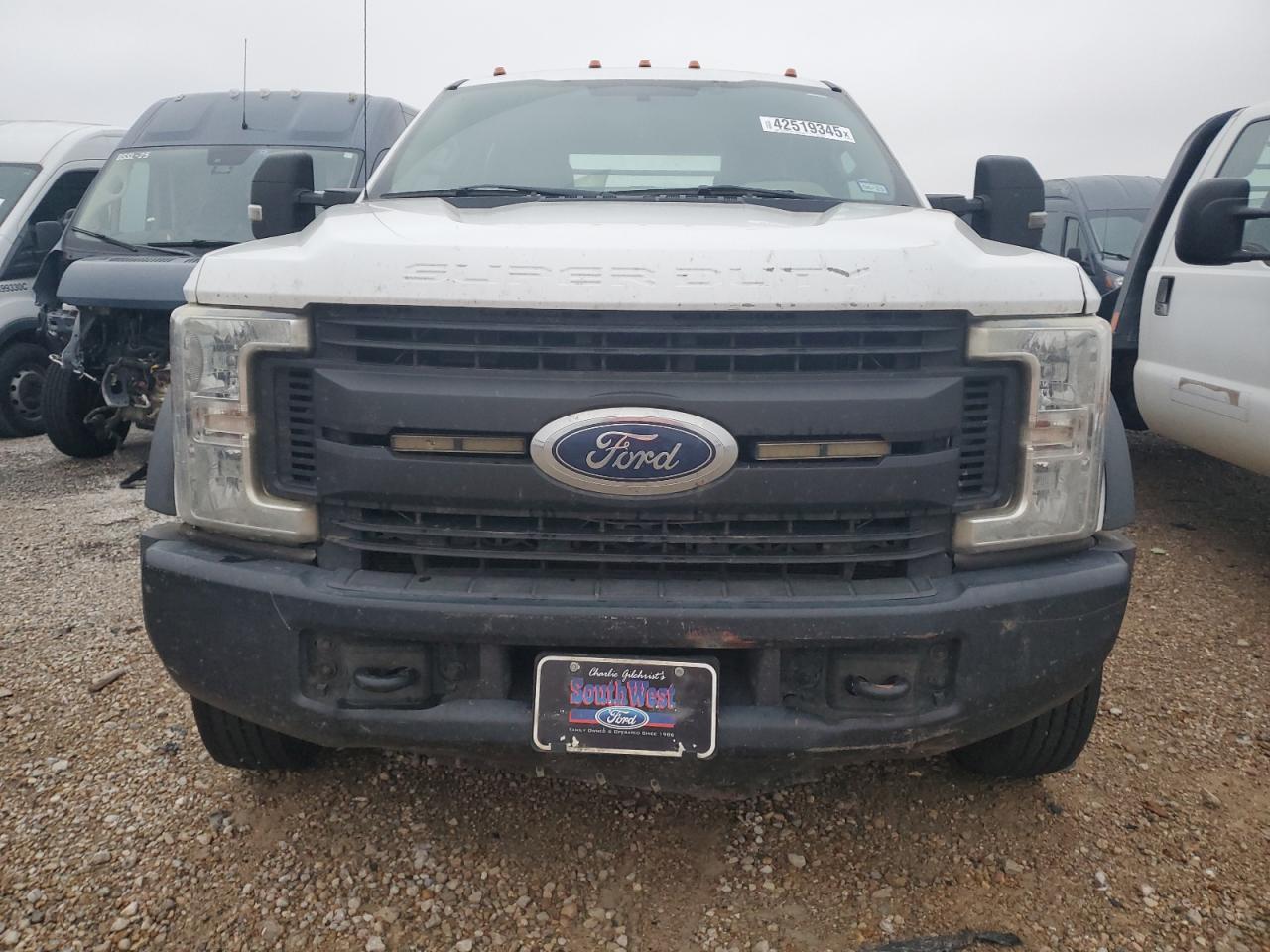 2017 Ford F450 - Image 5