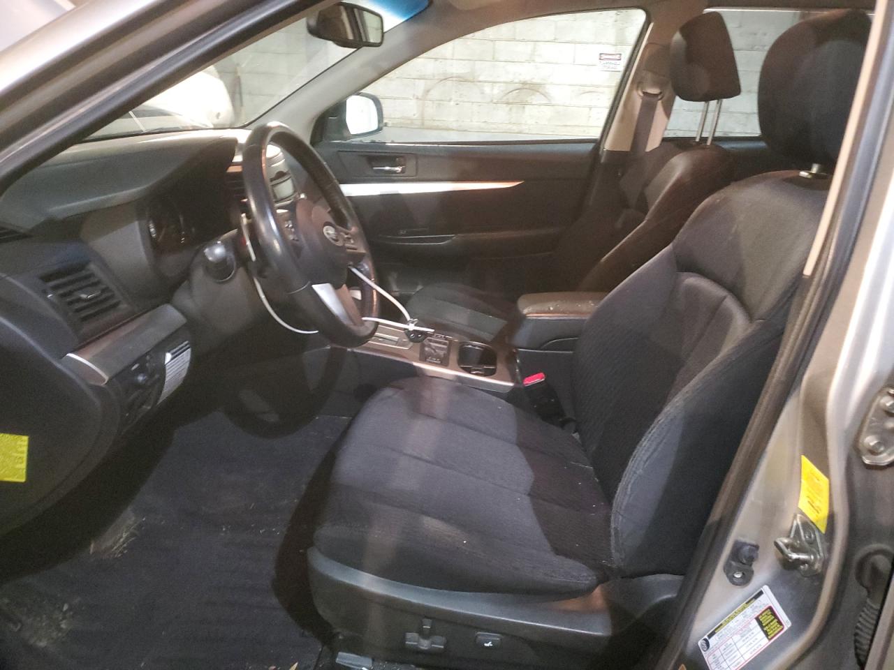 2010 Subaru Outback - Image 7
