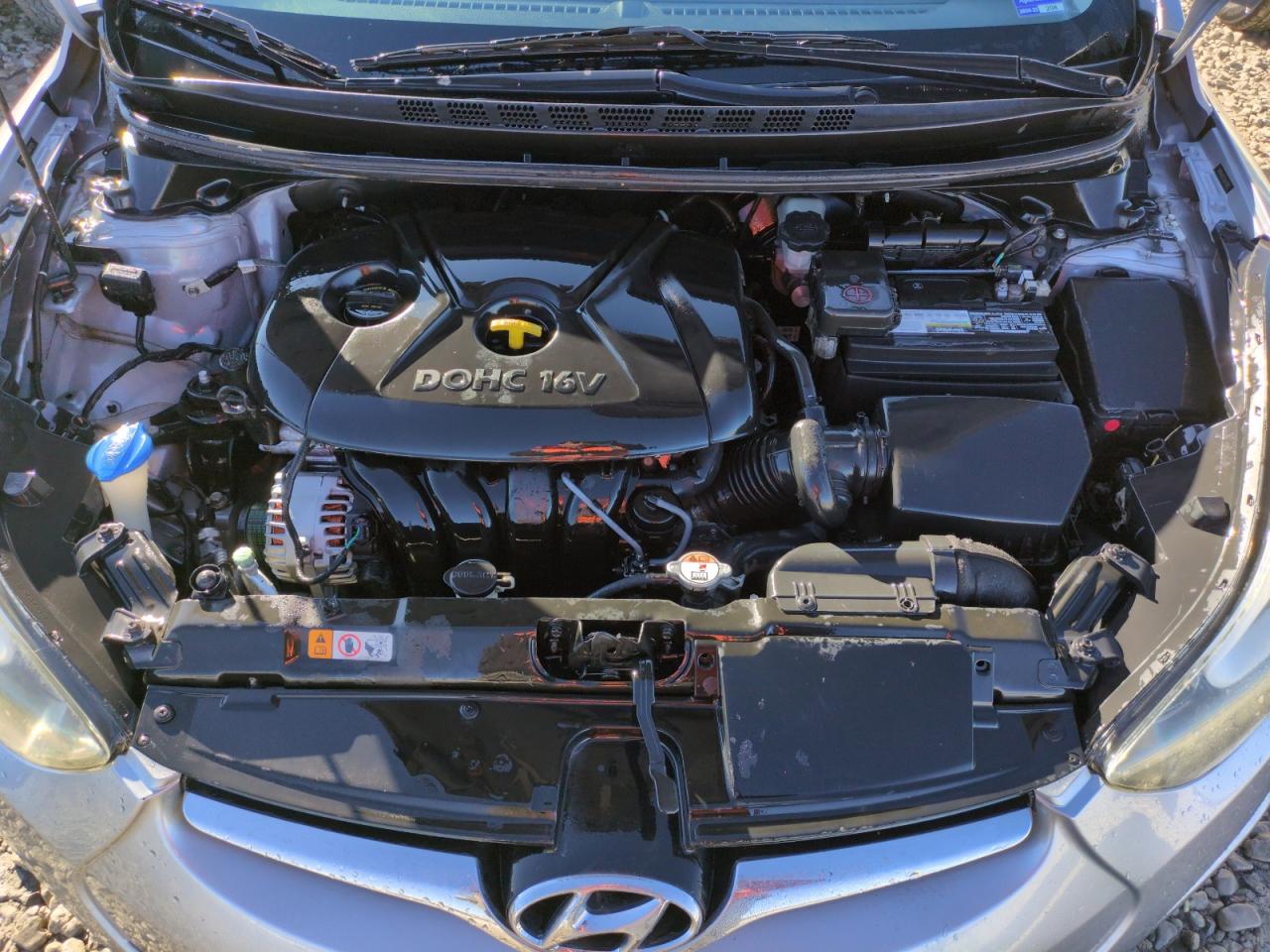 2016 Hyundai Elantra - Image 11
