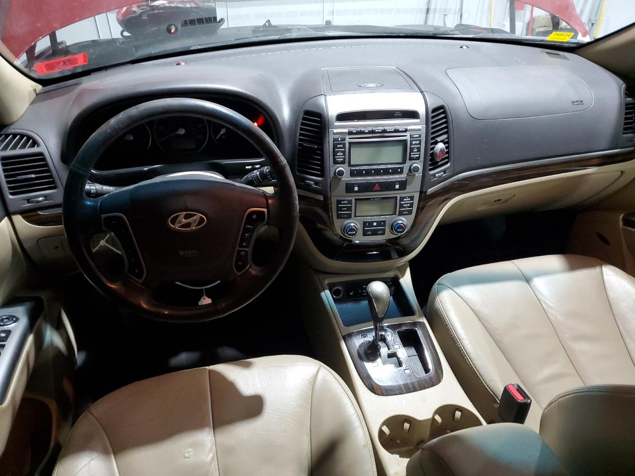 2012 Hyundai Santa Fe - Image 8
