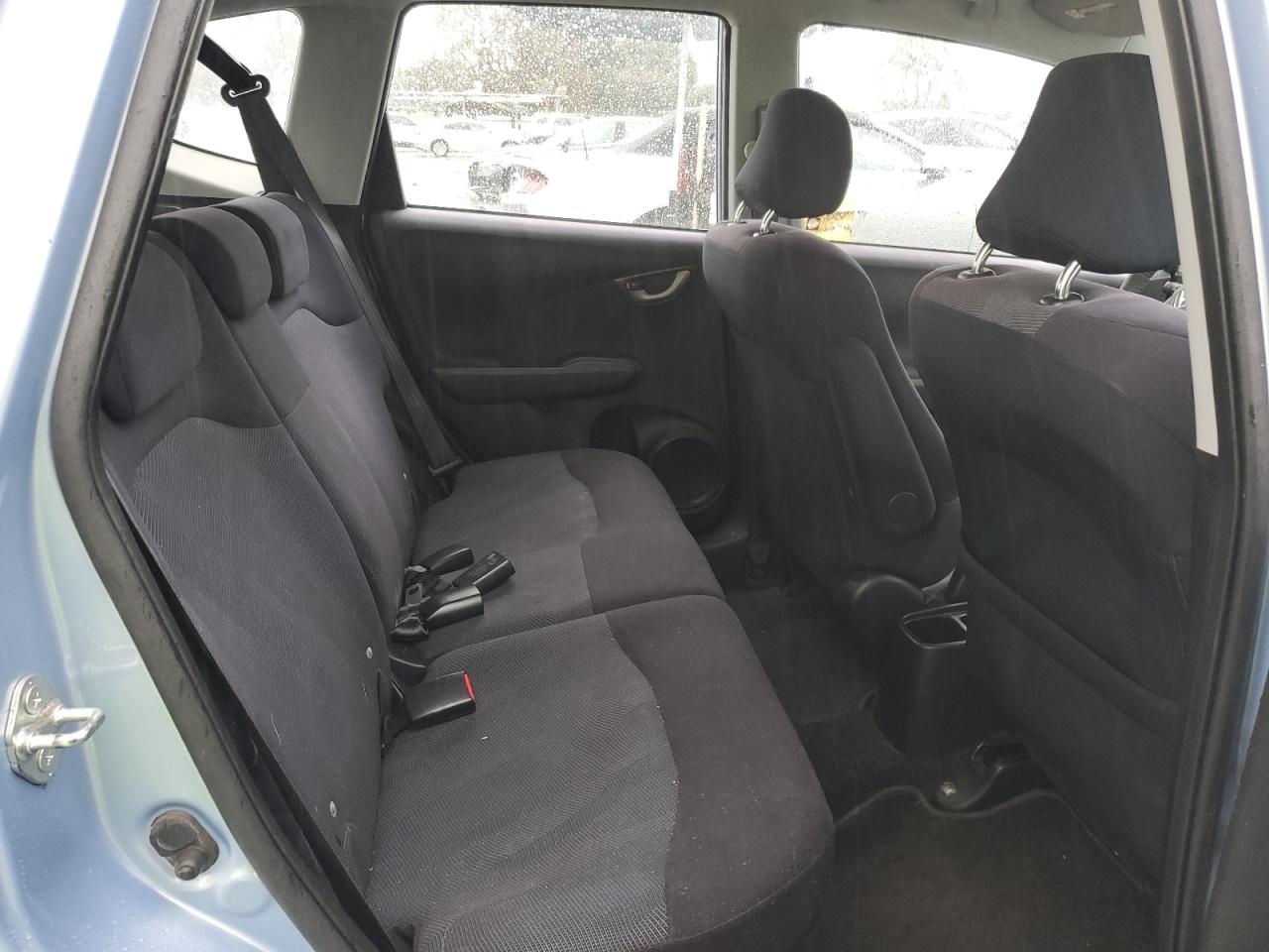 2010 Honda Fit - Image 10