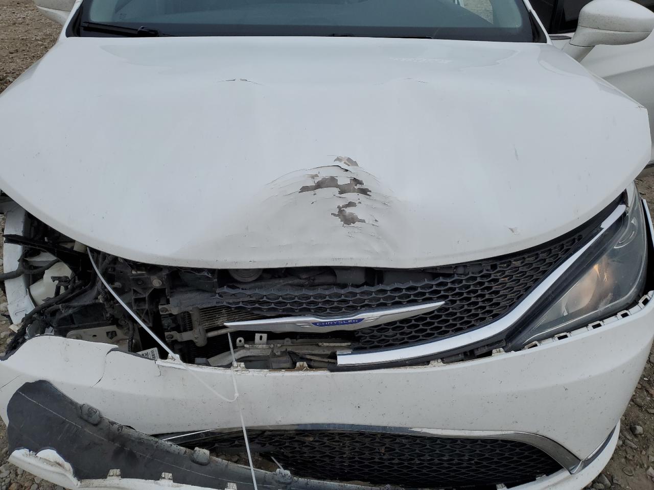 2020 Chrysler Pacifica - Image 14