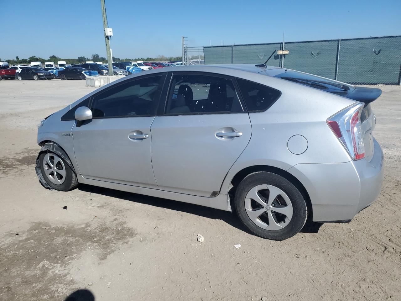 2015 Toyota Prius - Image 2