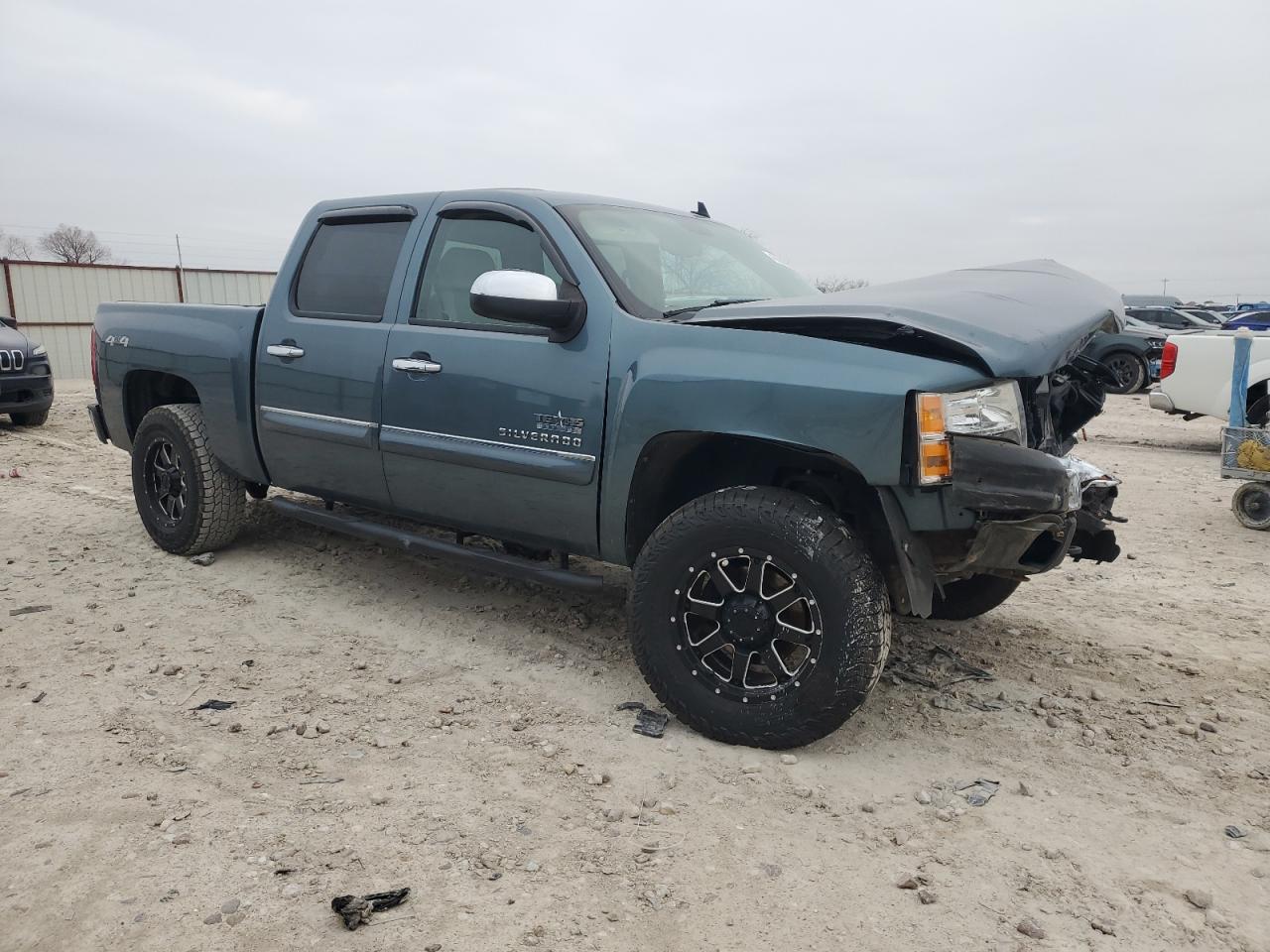 2009 Chevrolet Silverado - Image 4