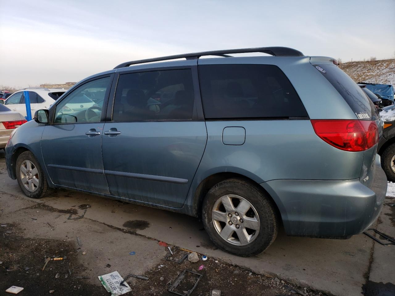 2008 Toyota Sienna - Image 2