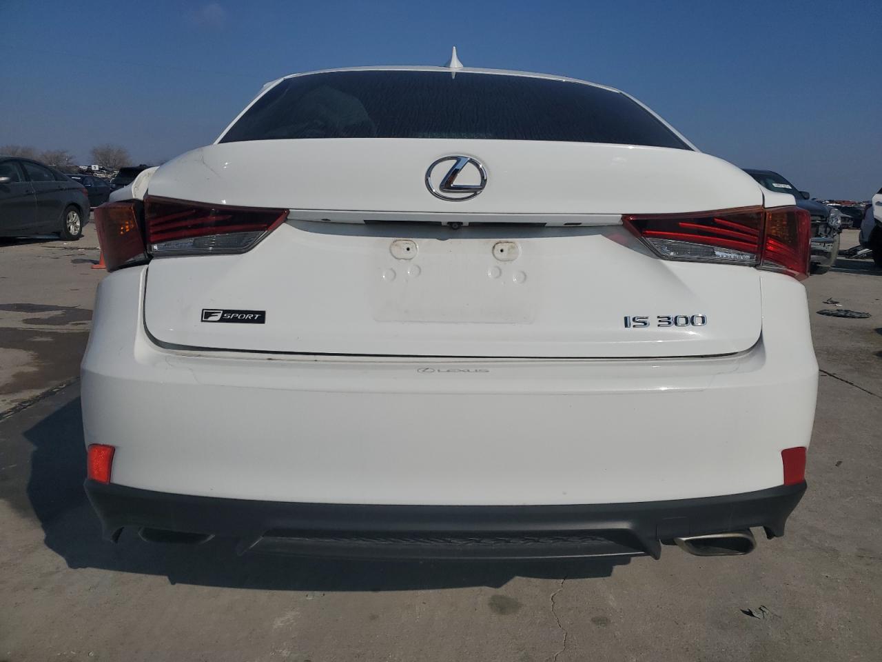 2018 Lexus IS - Image 6