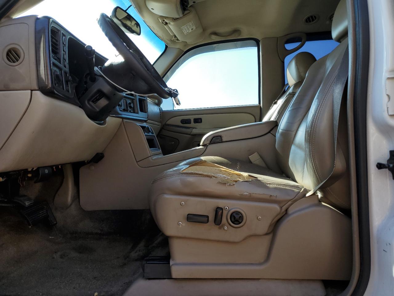 2003 Chevrolet Tahoe - Image 7