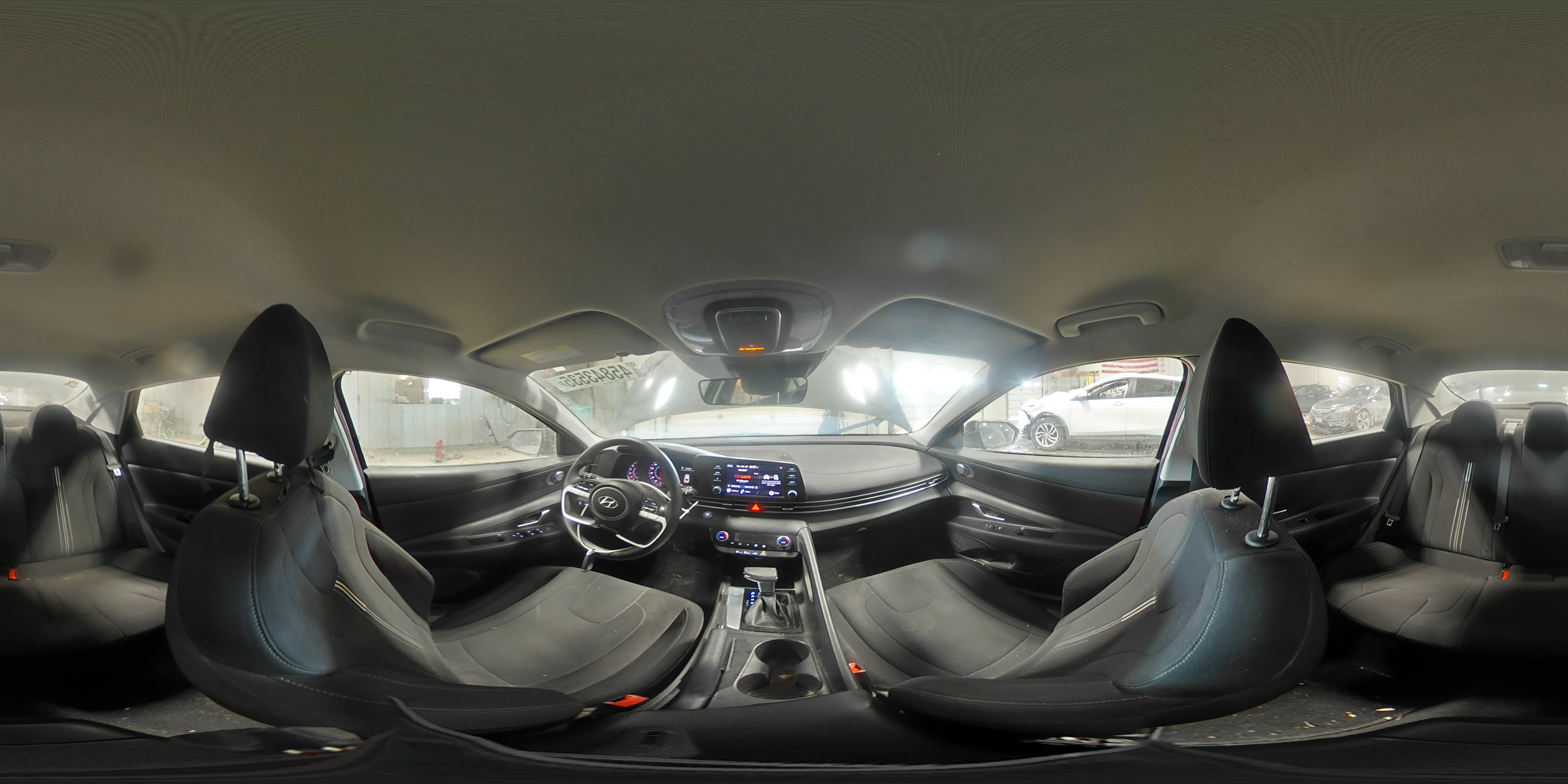 2022 Hyundai Elantra - Image 12