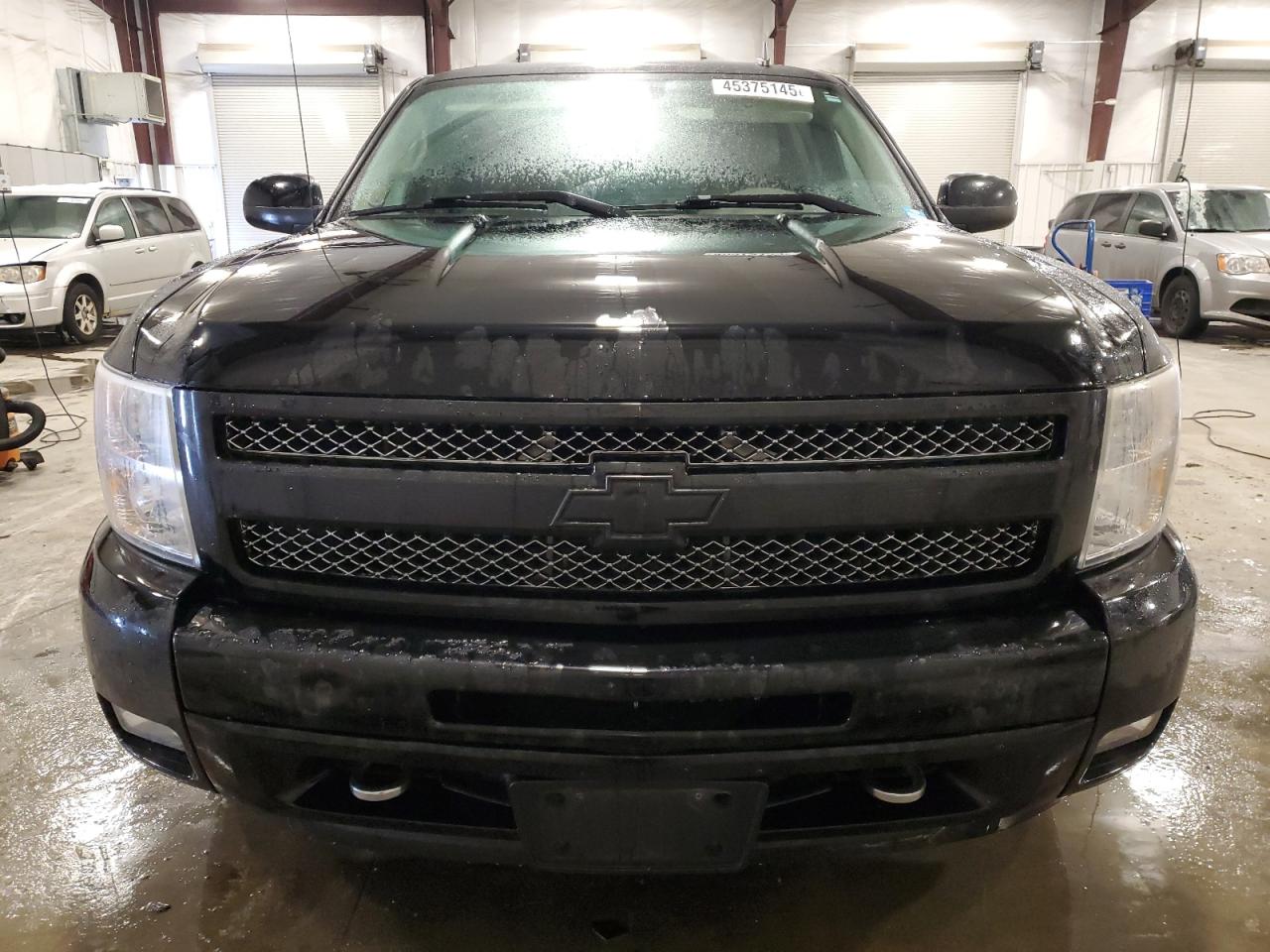 2011 Chevrolet Silverado - Image 5