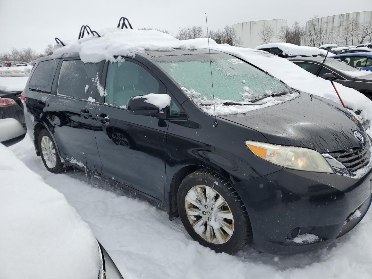 2012 Toyota Sienna - Image 4