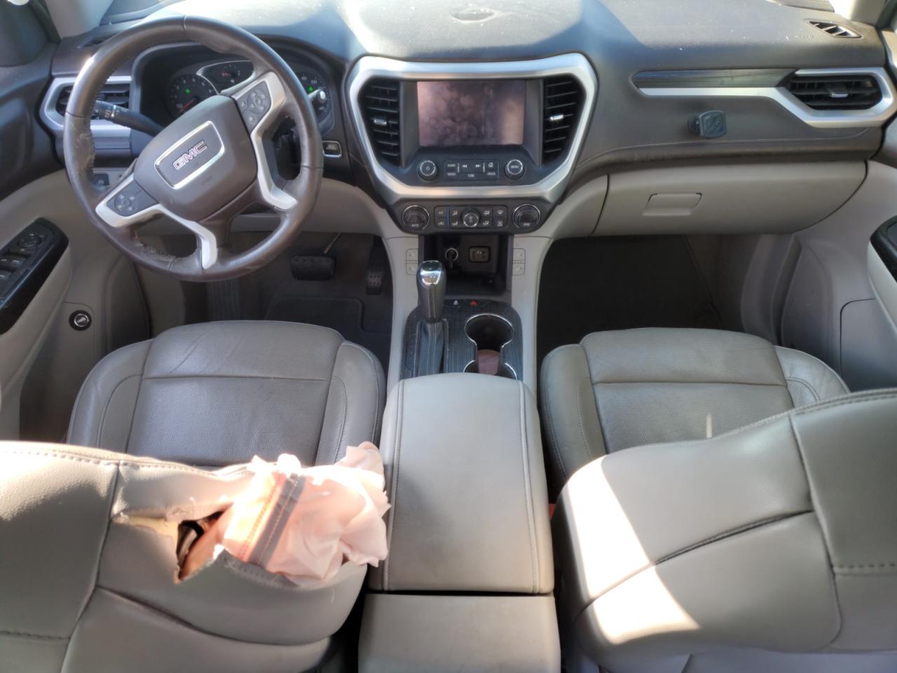 2017 GMC Acadia - Image 8