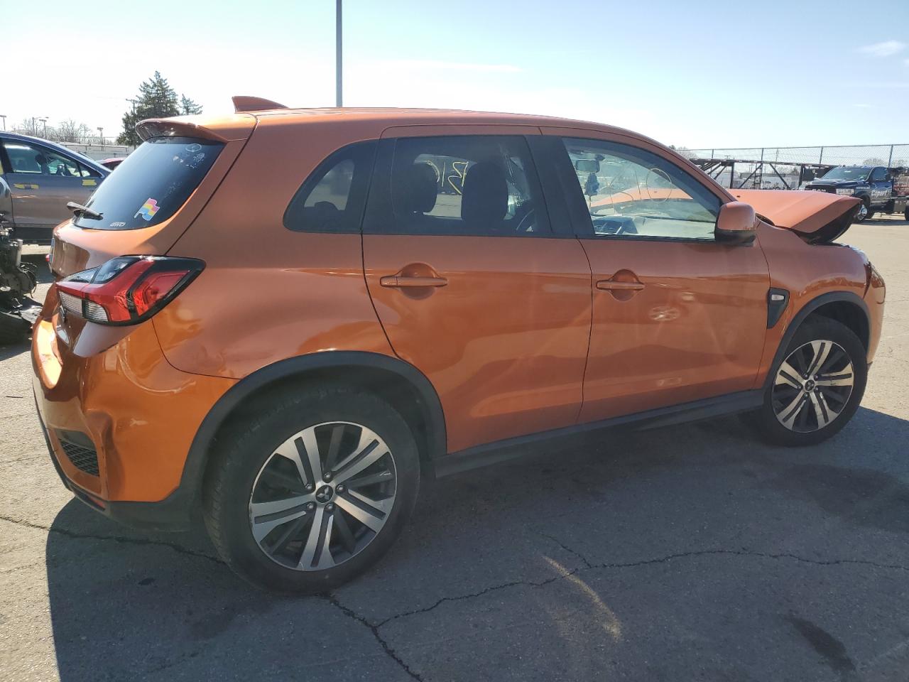 2020 Mitsubishi Outlander - Image 3