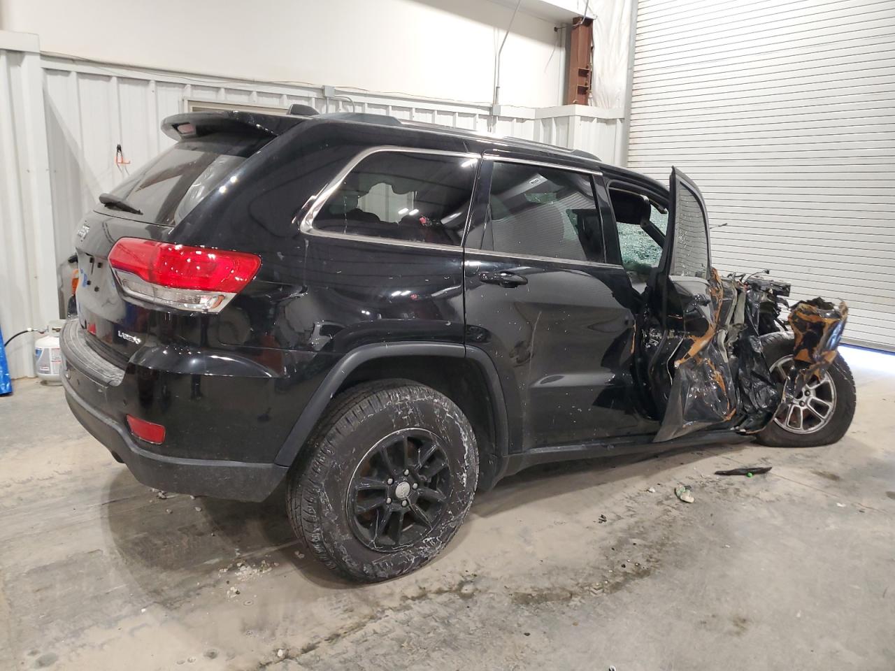 2018 Jeep Grand Cherokee - Image 3