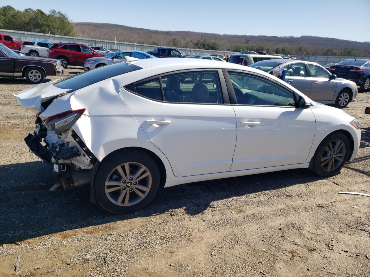 2018 Hyundai Elantra - Image 3