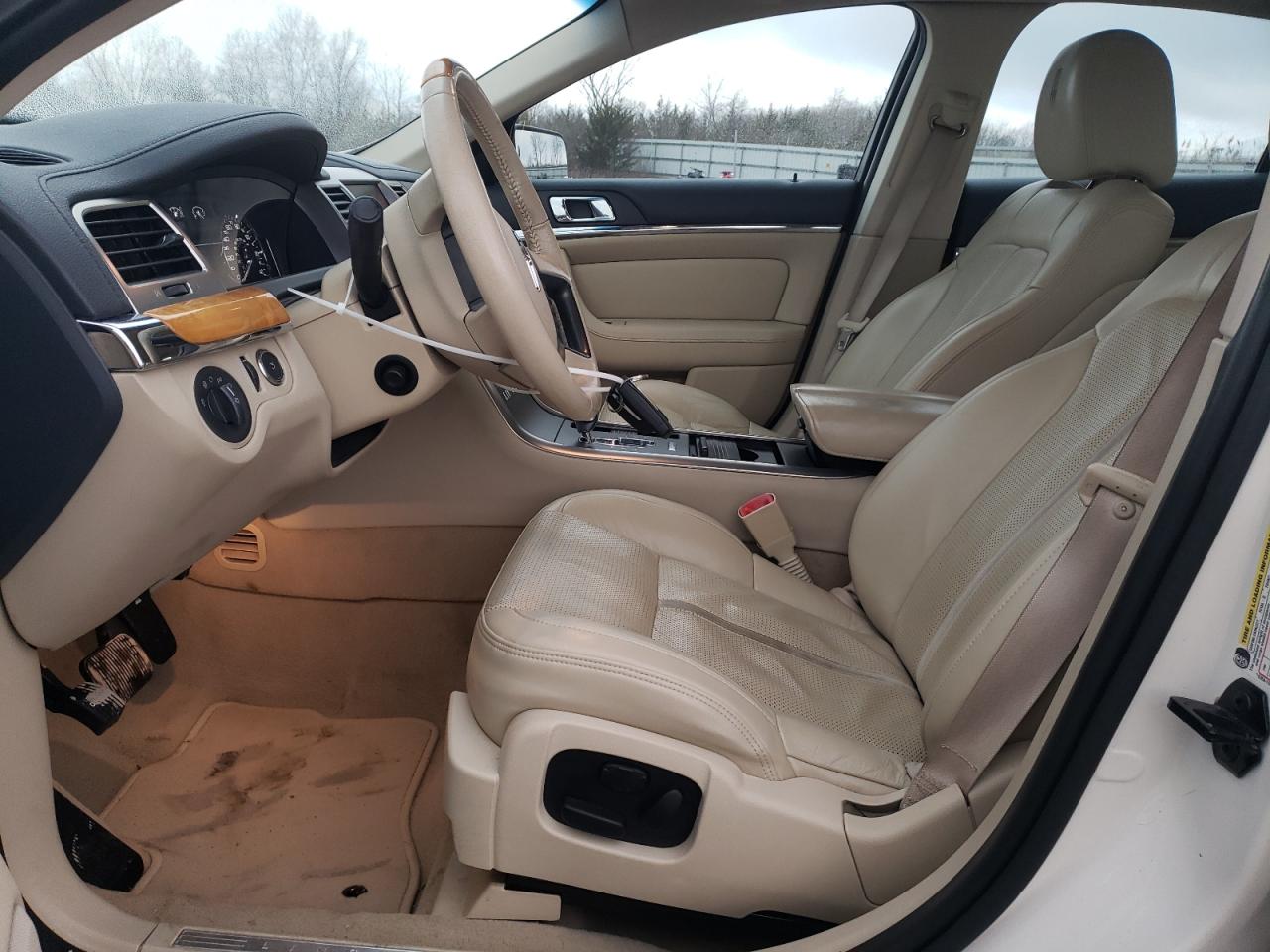 2009 Lincoln MKS - Image 7