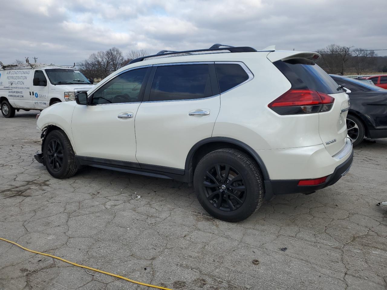 2017 Nissan Rogue - Image 2