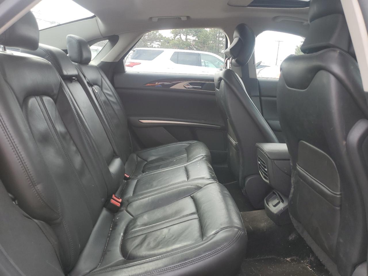 2014 Lincoln MKZ - Image 10
