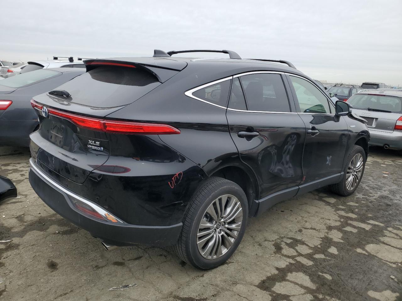 2021 Toyota Venza - Image 3